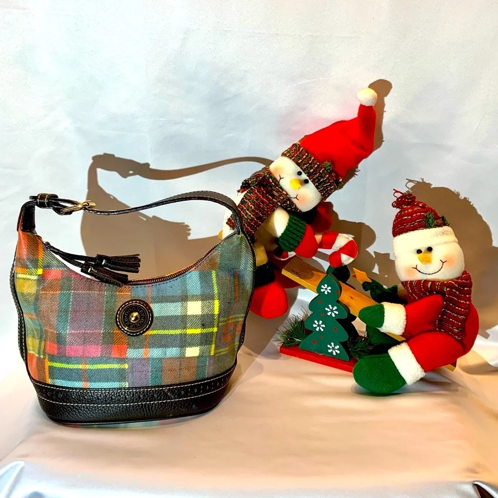 Adorable Dooney & Bourke Coated Canvas Plaid Bag - Picture 8 of 8